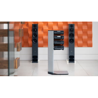 Cyrus Hark III stovas