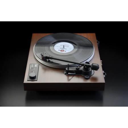 Dual CS 429 Riešuto sp. Ortofon 2M Red automatinis patefonas su pradiniu stiprintuvu