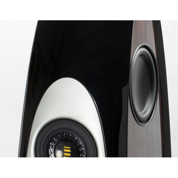 ELAC Concentro High-End garso kolonėlės. Kaina už 1vnt.