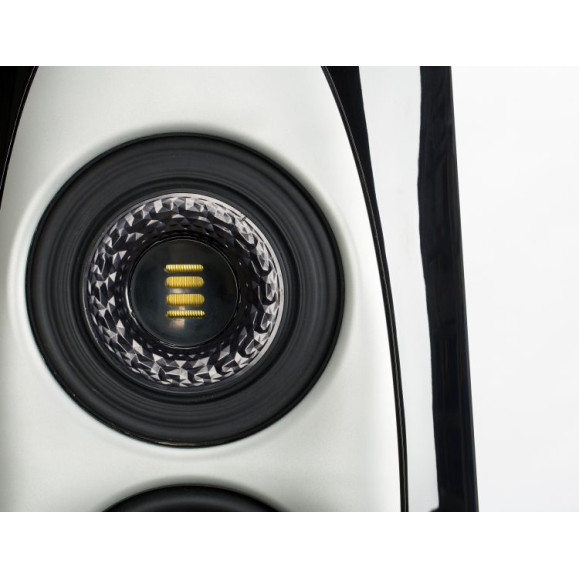 ELAC Concentro High-End garso kolonėlės. Kaina už 1vnt.