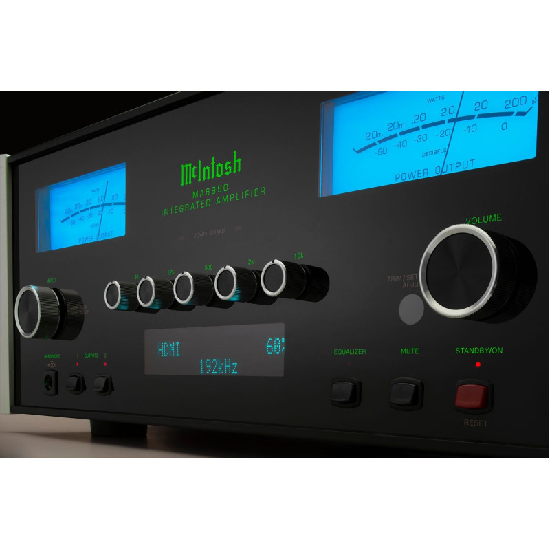 McIntosh MA8950 stereo integruotas stiprintuvas su DAC, balansinė XLR išvestis. Galingumas 2x200W