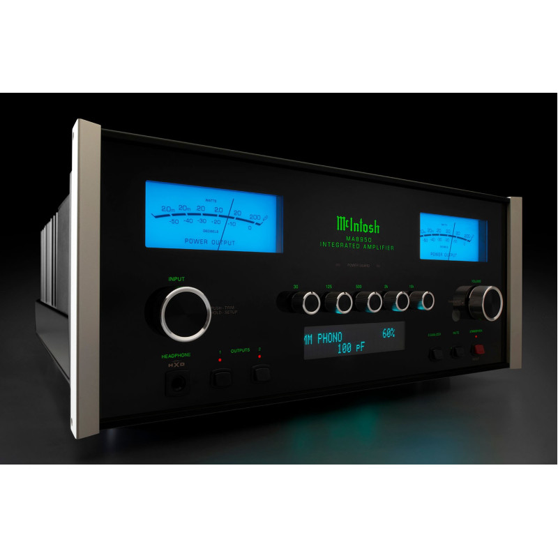 McIntosh MA8950 stereo integruotas stiprintuvas su DAC, balansinė XLR išvestis. Galingumas 2x200W