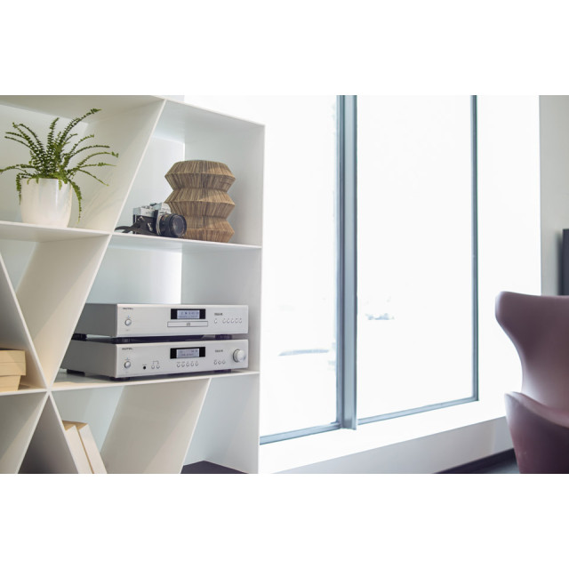 Rotel A-11 Tribute stereo integruotas stiprintuvas su Bluetooth, Phono