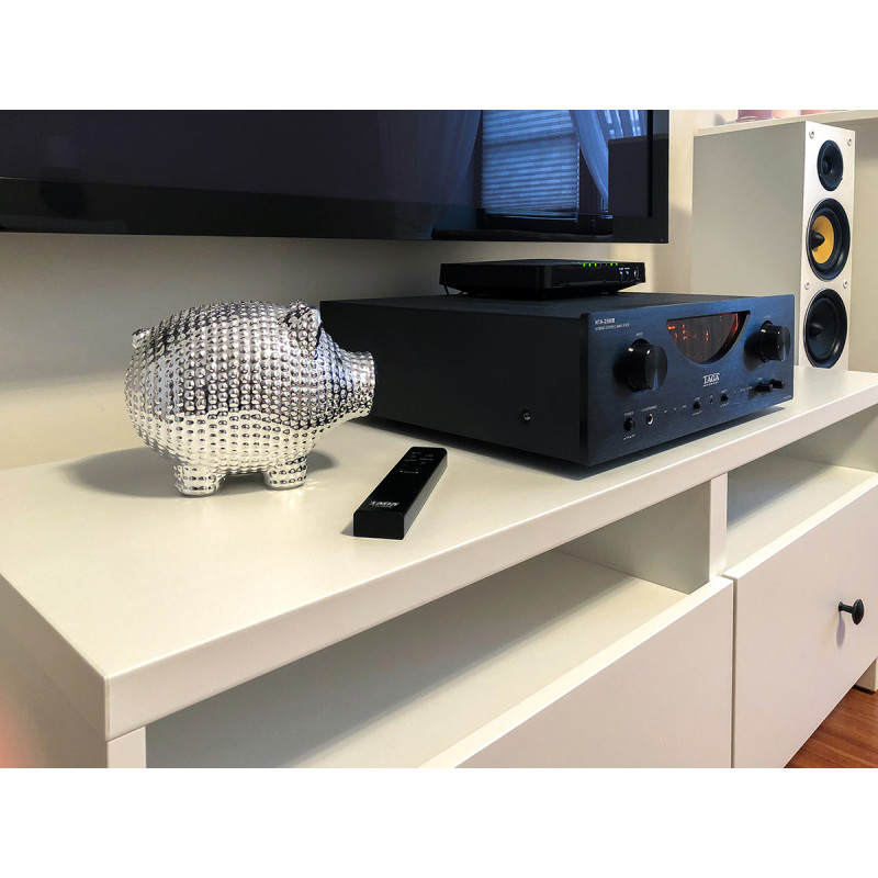 Taga Harmony HTA-2500B  hibridinis  stiprintuvas