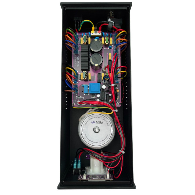 Taga Harmony PC-8000DC audio-video 230V tinklo triukšmų  filtras - kondensatorius  su voltmetru