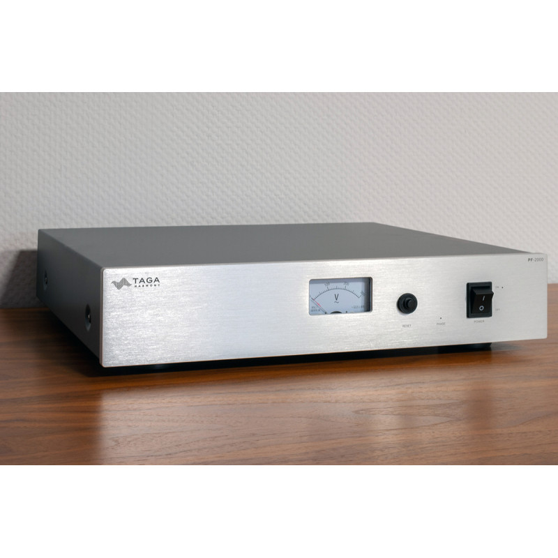 Taga Harmony PF-2000 V.2 audio-video 220V tinklo triukšmų  filtras su voltmetru