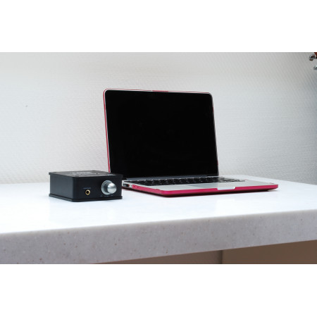 Taga Harmony THA-200  lempinis ausinių stiprintuvas su USB-DAC 24bit/192kHz